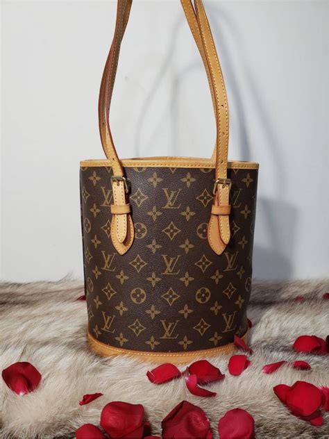 sp0947 louis vuitton